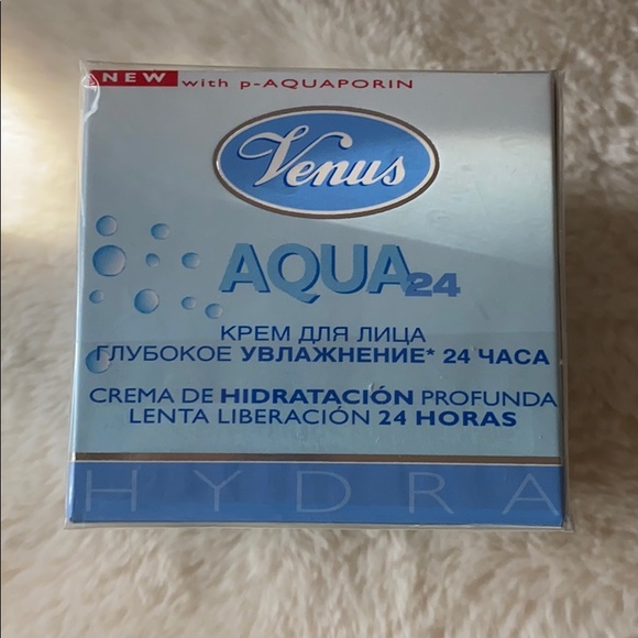 VENUS Other - VENUS AQUA24 Deep-Moisturizing Cream 24 hour